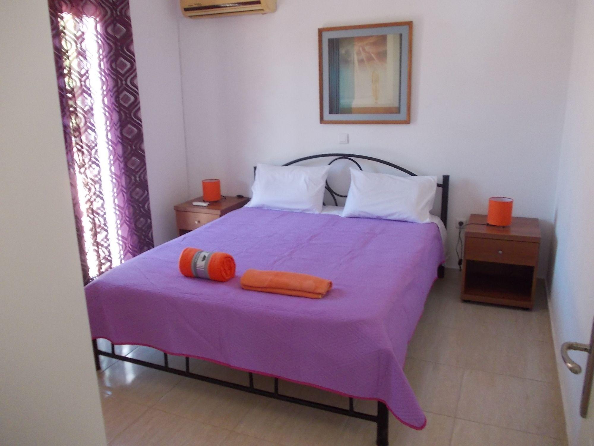 Sarakinos Apartments บาร์บาตี ภายนอก รูปภาพ