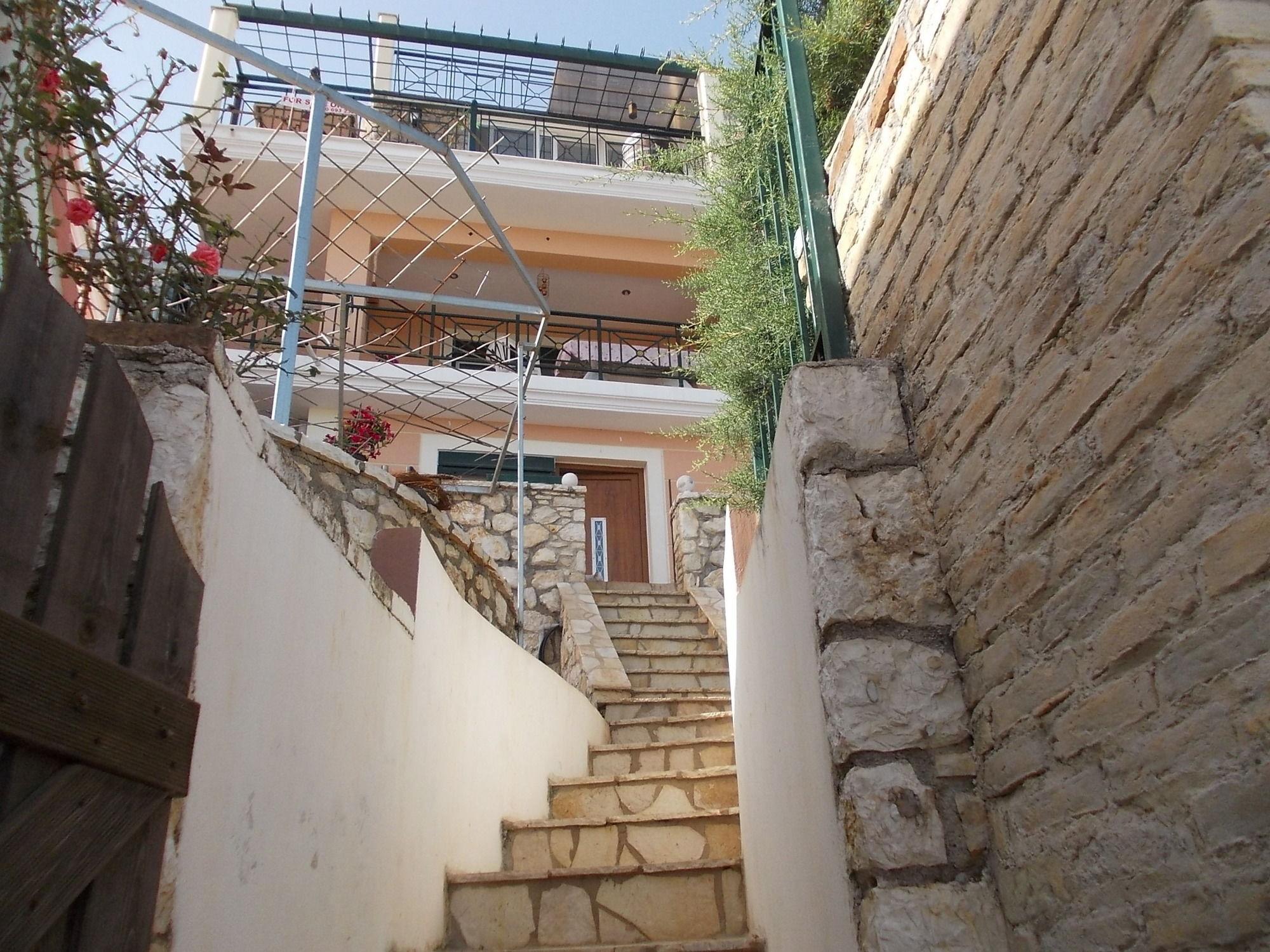 Sarakinos Apartments บาร์บาตี ภายนอก รูปภาพ