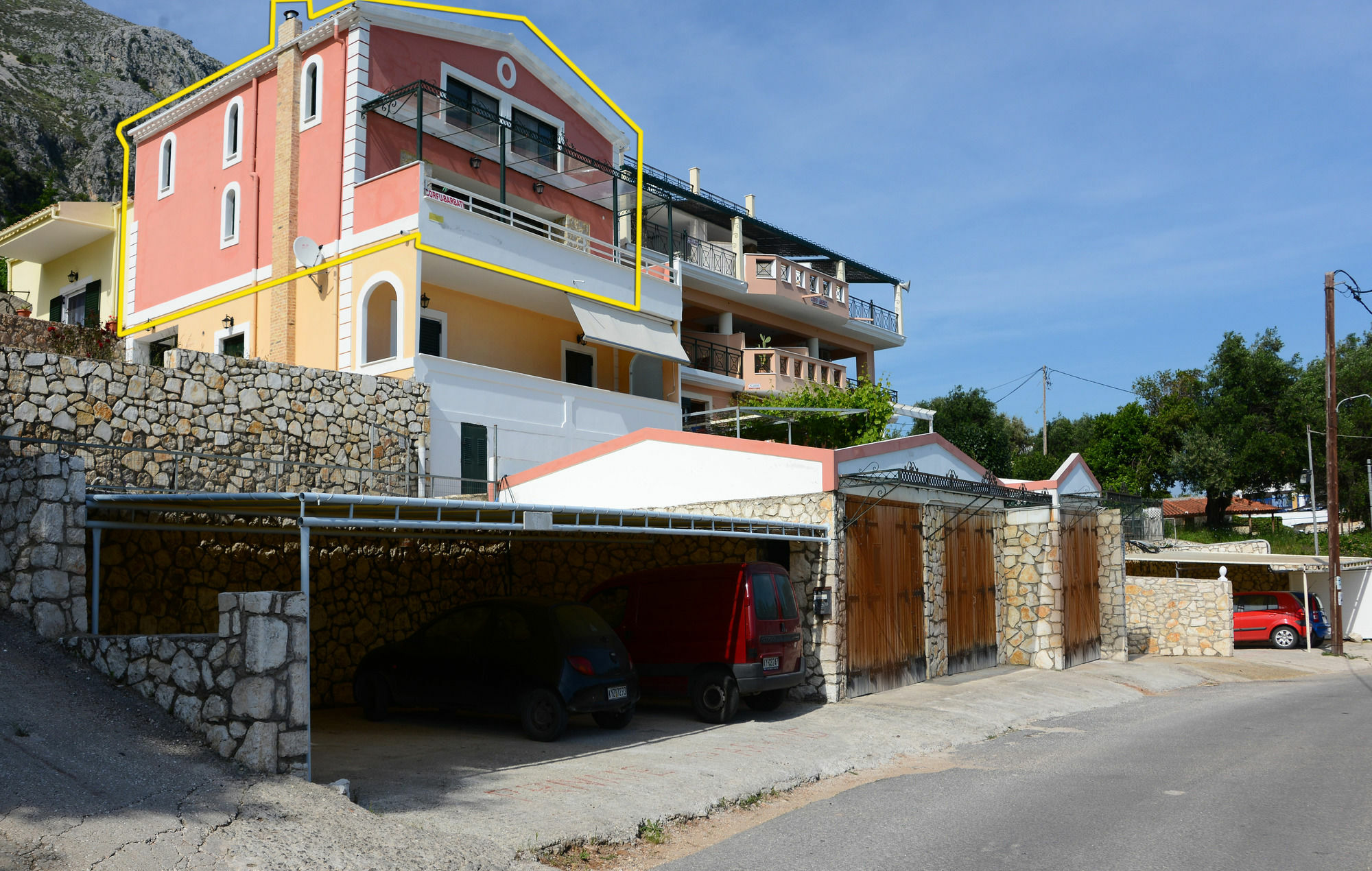 Sarakinos Apartments บาร์บาตี ภายนอก รูปภาพ